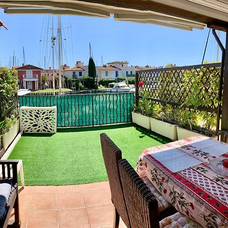 Appartement rue de l'amarrage à PORT GRIMAUD avec Terrasse vue canaux et garage Esterno foto