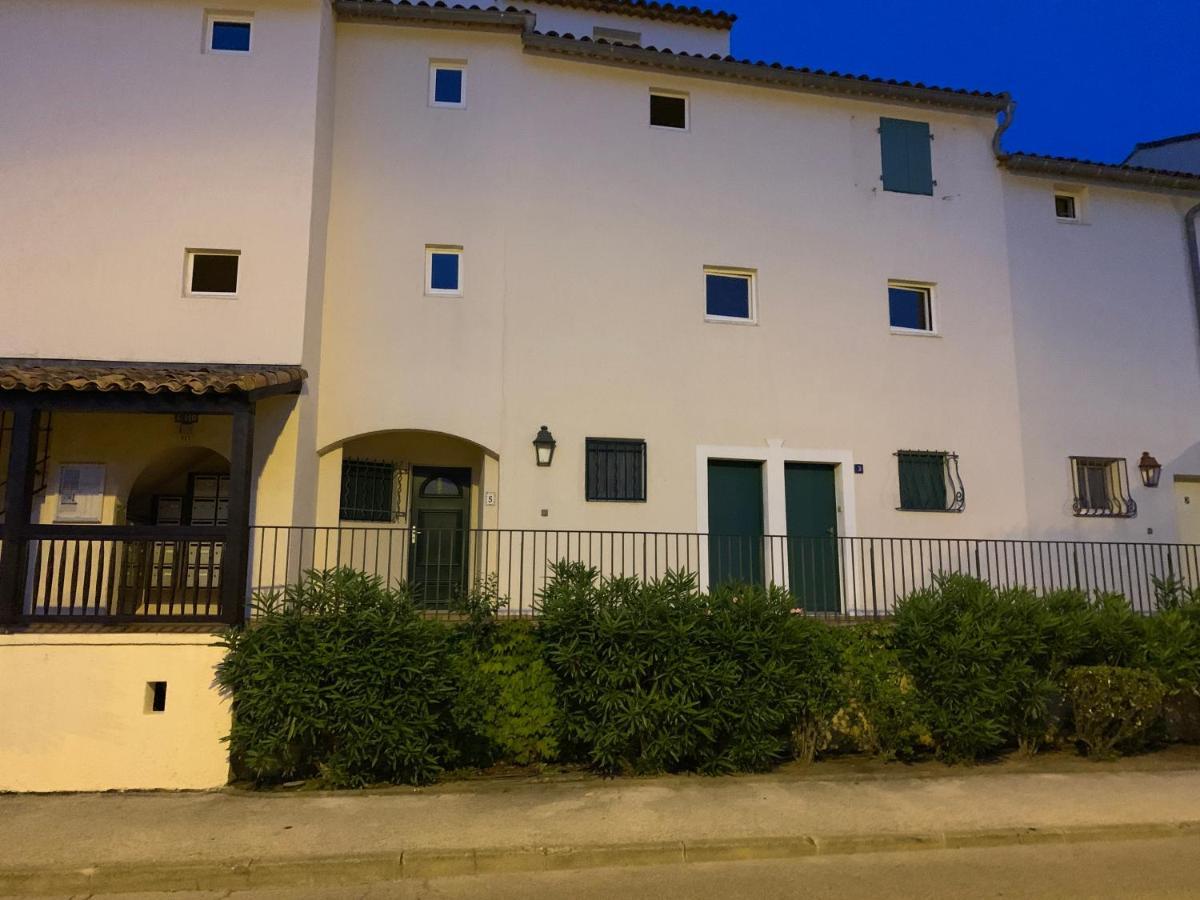 Appartement rue de l'amarrage à PORT GRIMAUD avec Terrasse vue canaux et garage Esterno foto