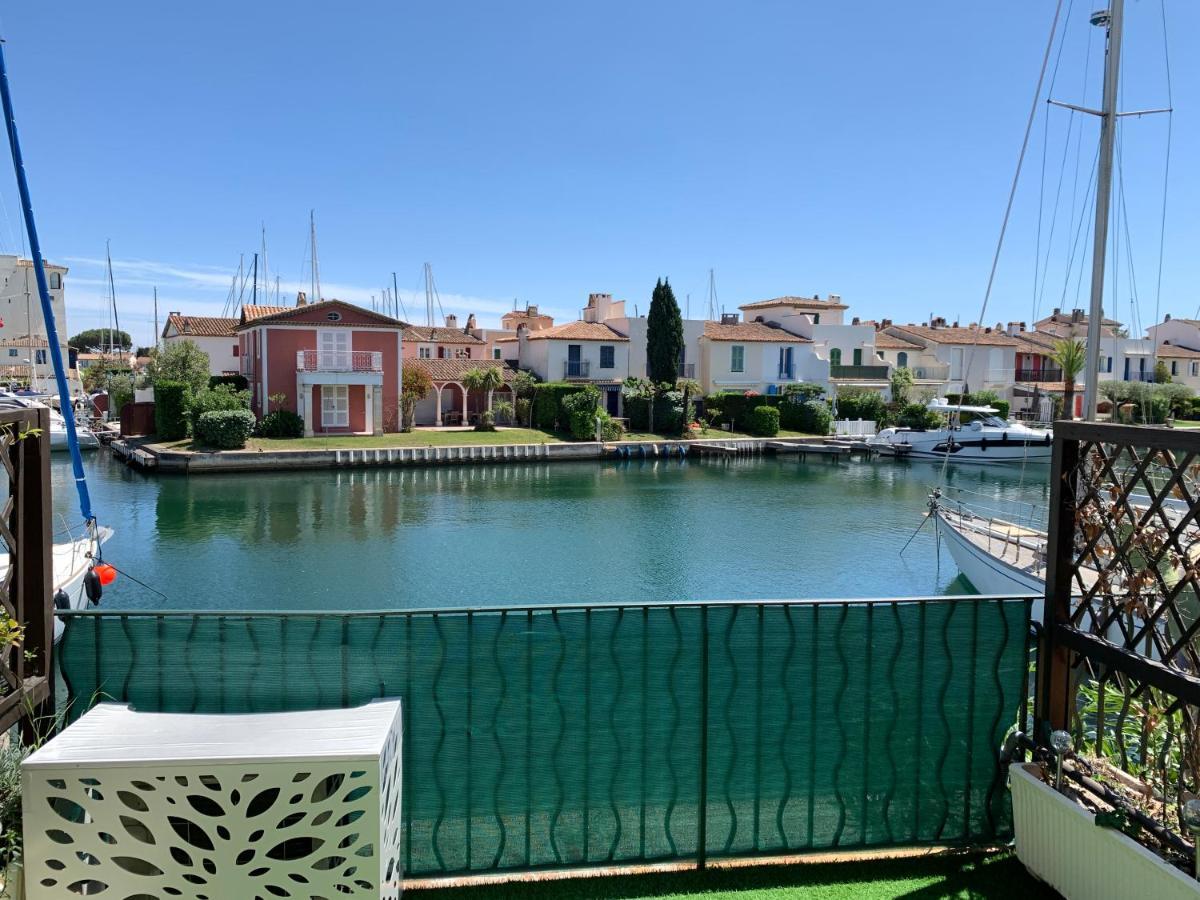 Appartement rue de l'amarrage à PORT GRIMAUD avec Terrasse vue canaux et garage Esterno foto