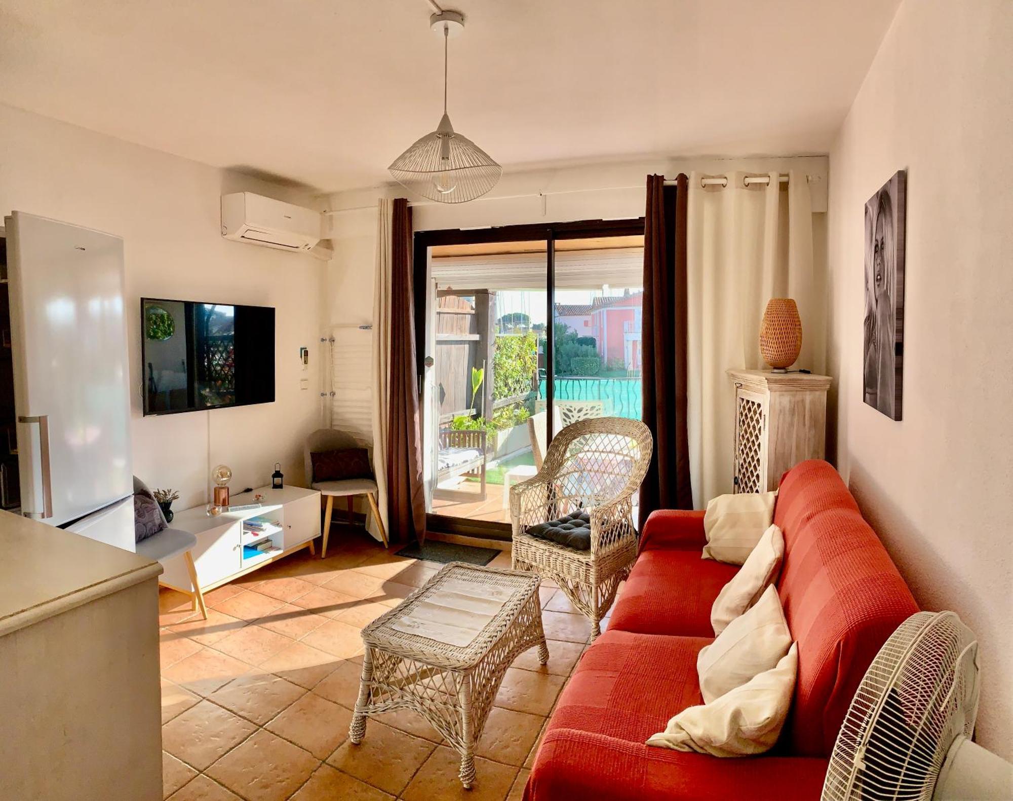 Appartement rue de l'amarrage à PORT GRIMAUD avec Terrasse vue canaux et garage Esterno foto