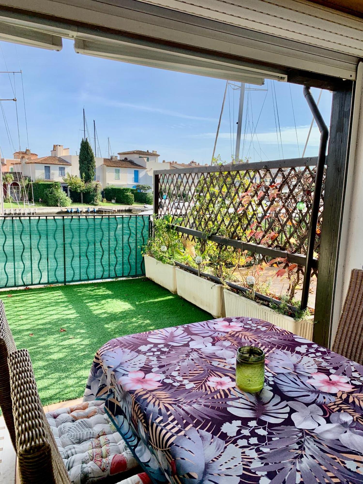 Appartement rue de l'amarrage à PORT GRIMAUD avec Terrasse vue canaux et garage Esterno foto